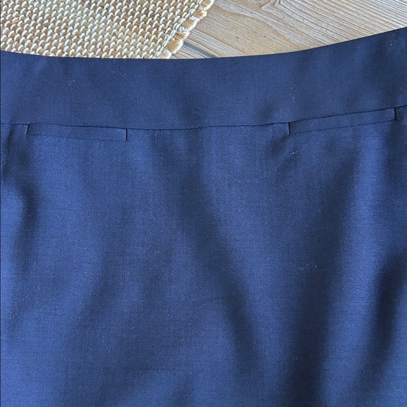 Banana Republic Classic Navy Skirt - Picture 3 of 11